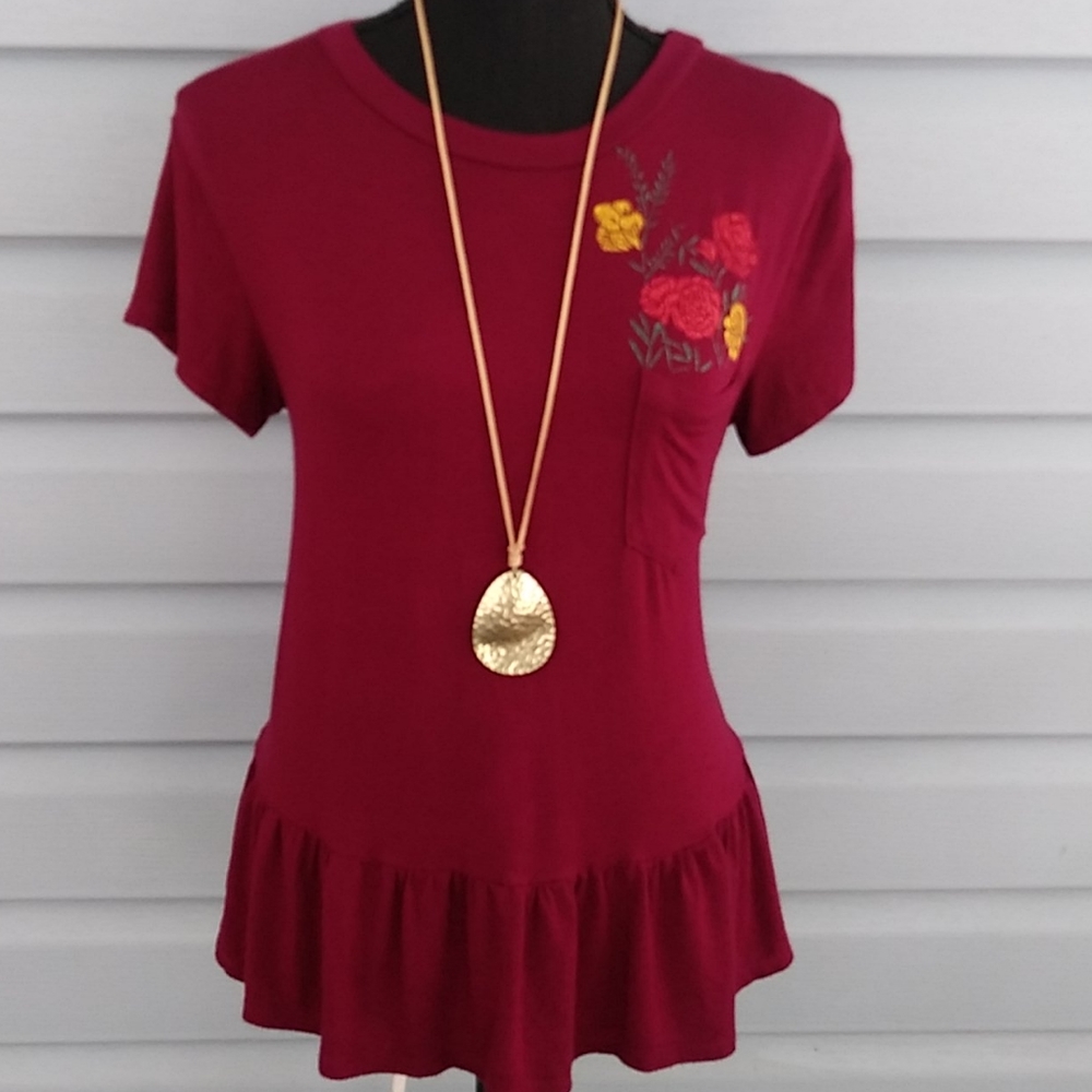 Luna Chix adorable tshirtcw pocket size xs